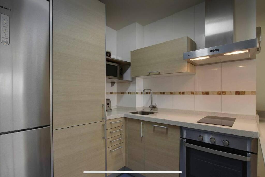 Pacifico P4 - Bonito Apartamento Con Piscina & Parking, Playa A 100 Metros Daire Málaga Dış mekan fotoğraf
